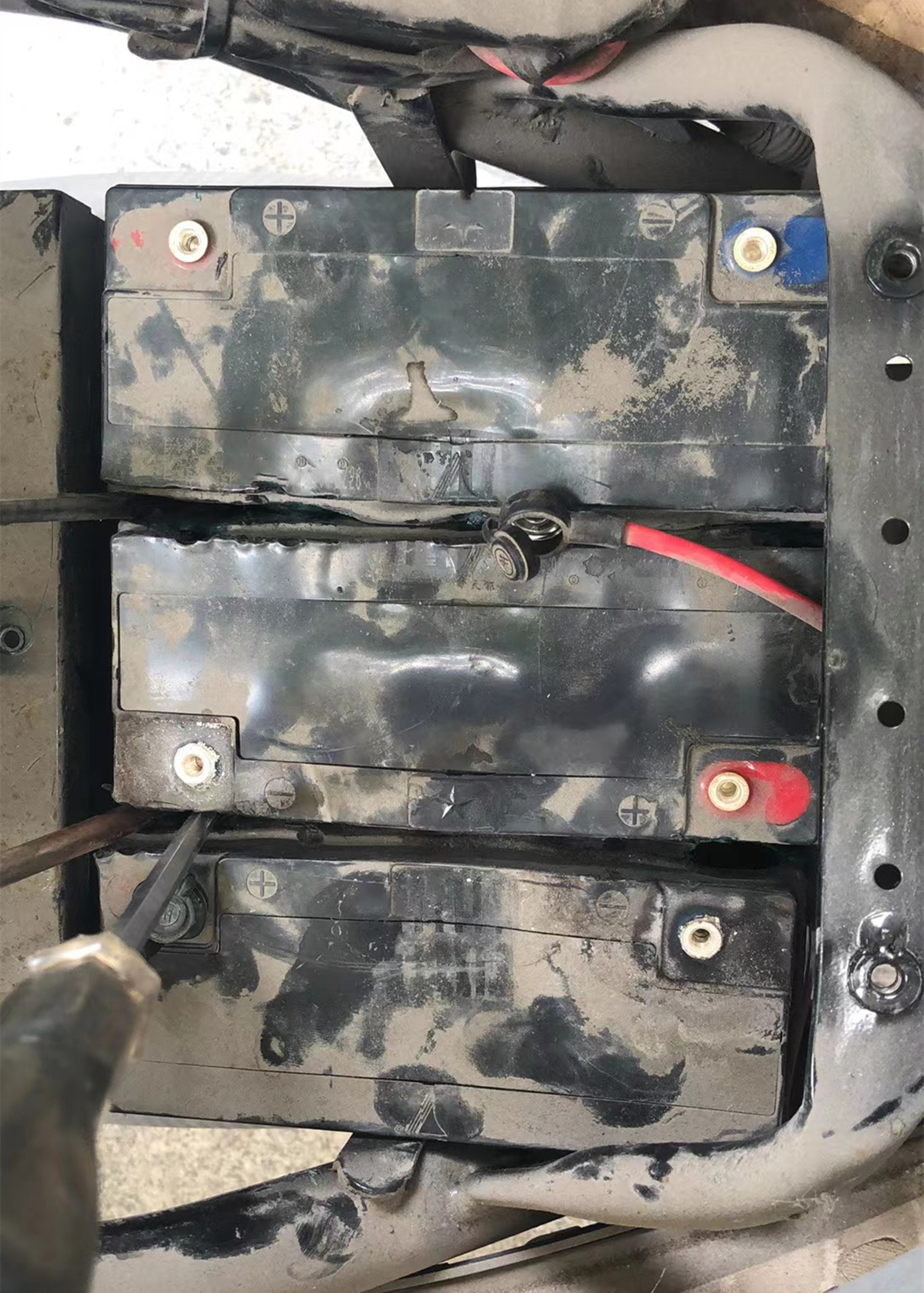 目前纯电动车的续航里程多少,爱玛电动车续航100公里价格表