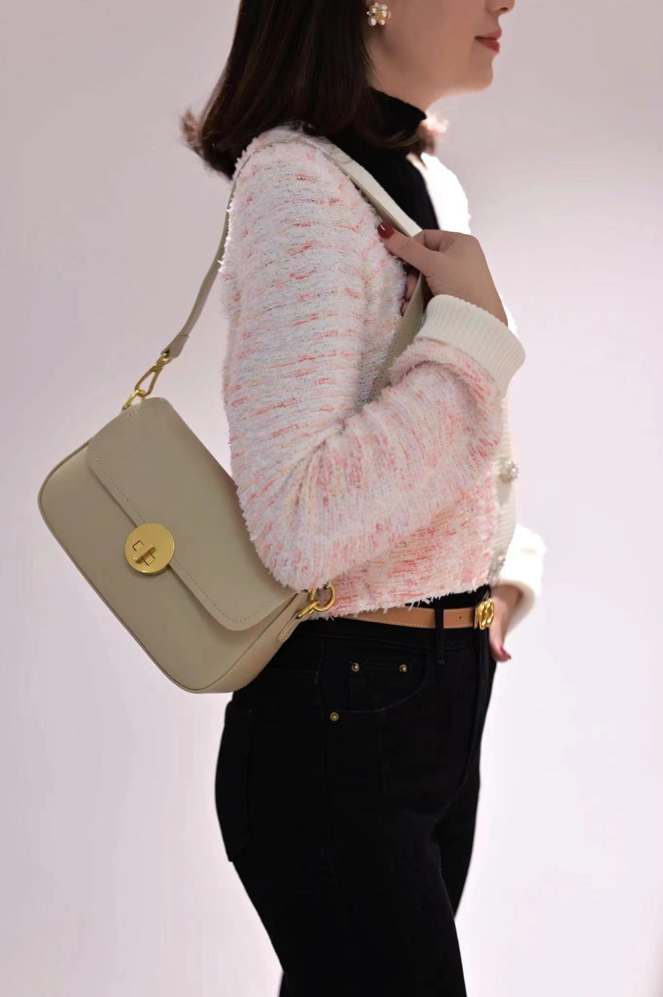 100个职业场合时尚穿搭（13）：参加资格证考试，我要穿什么?