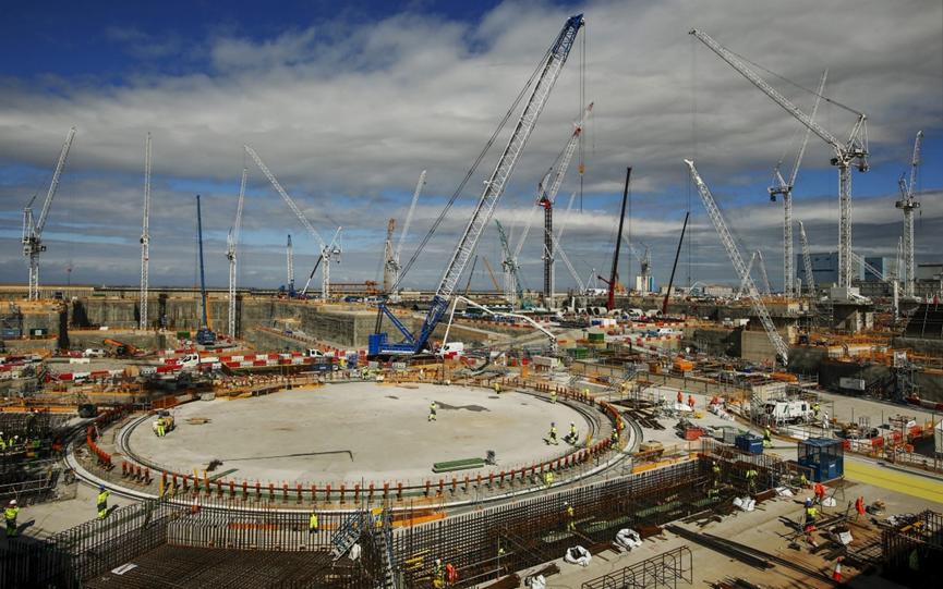 英国房东逐渐卖掉他们的物业；Aldi将再招聘6千名员工；海外资金