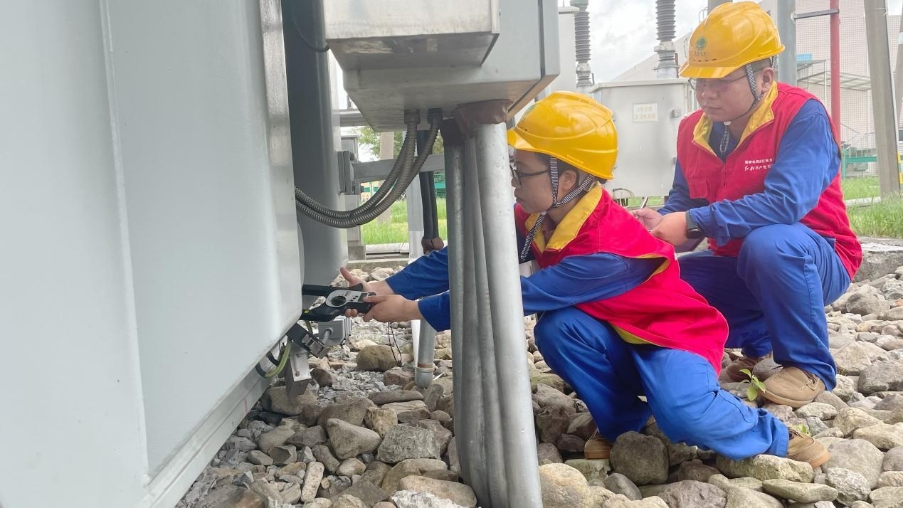 纯悦矿泉水一瓶1.5升,纯悦一瓶水有多重