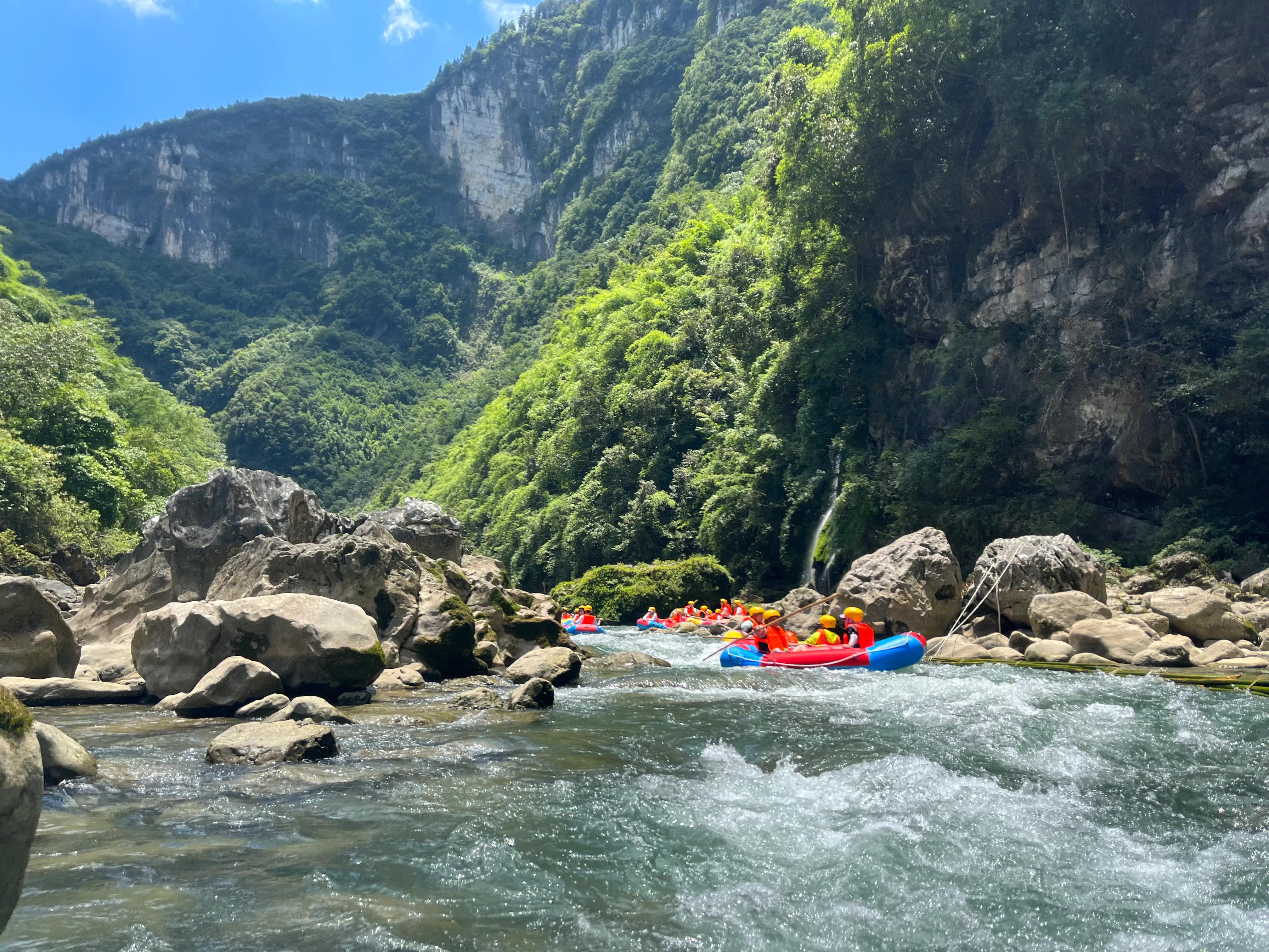 阿依河漂流开放时间,阿依河漂流全程门票