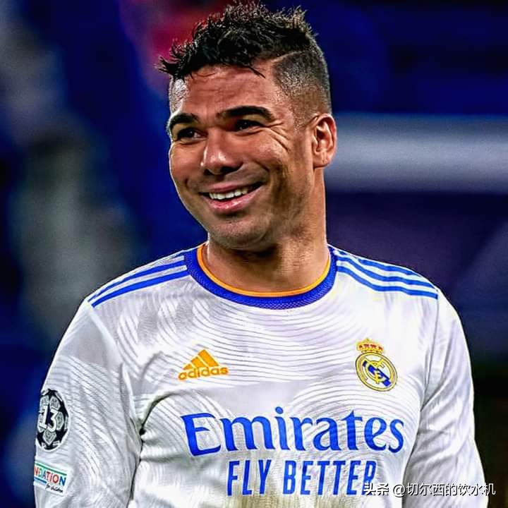 真要来?17冠后腰考虑红魔,转会可多赚3000W,皇马3侠重聚梦剧场