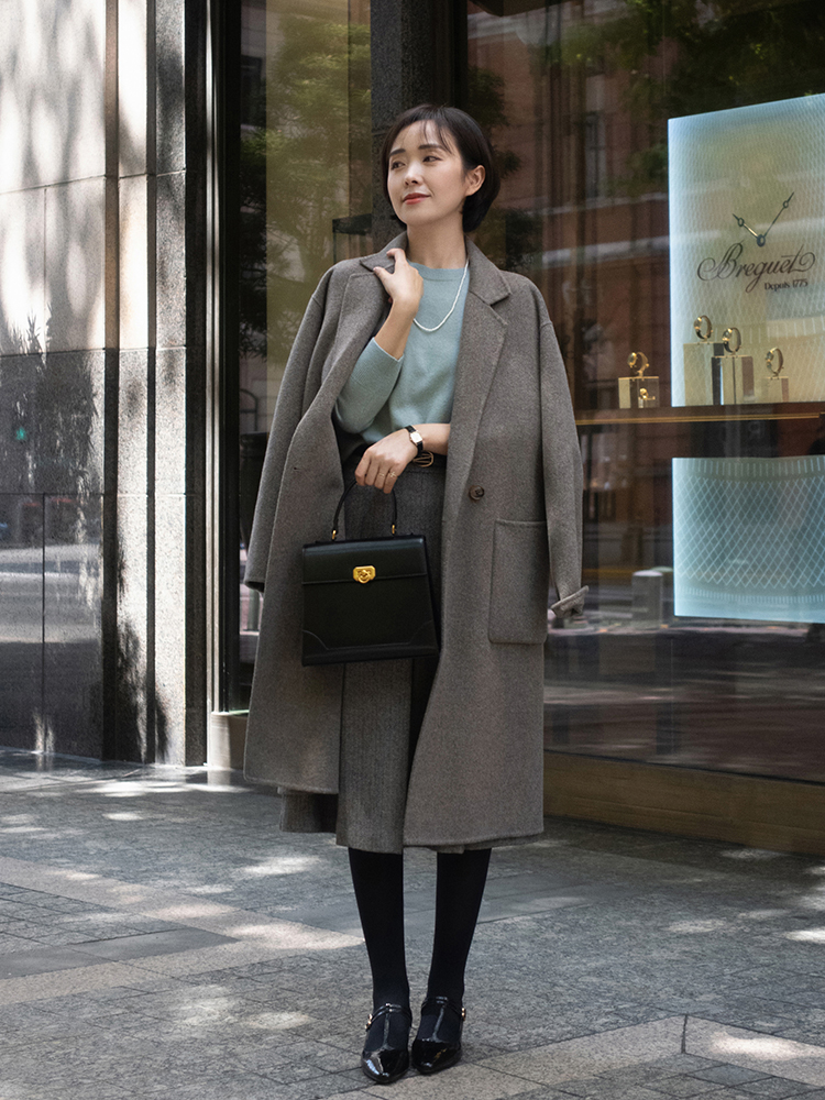 今年最实用的大衣穿搭技巧,牛仔拼接假两件针织衫搭配大衣