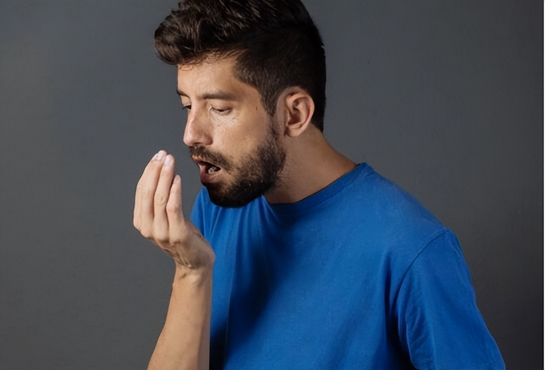 怎样消除老人身上的老人味,人老了为什么有老人味