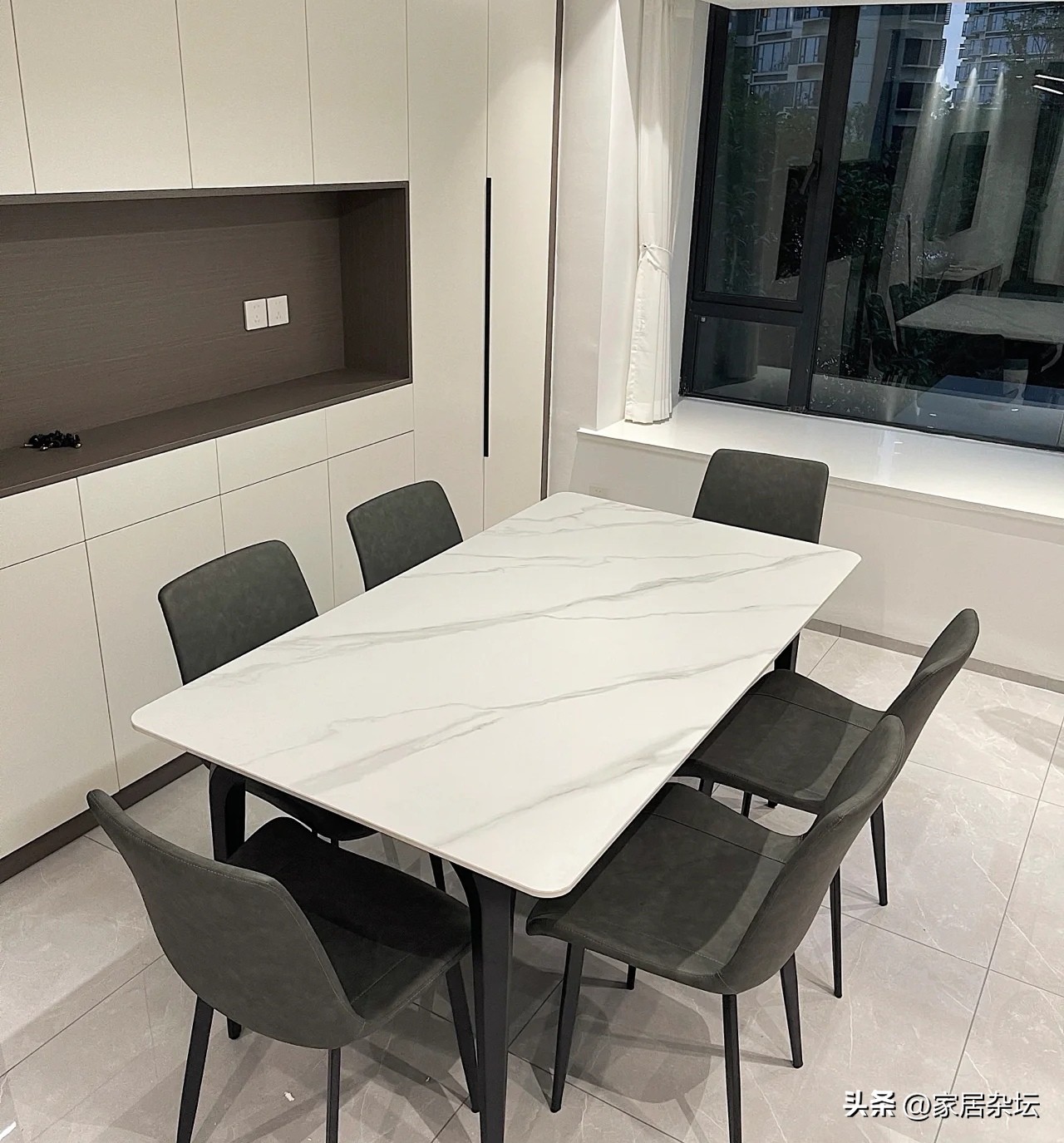 你知道怎么区分岩板餐桌的好坏吗,岩板餐桌会看起来很廉价吗