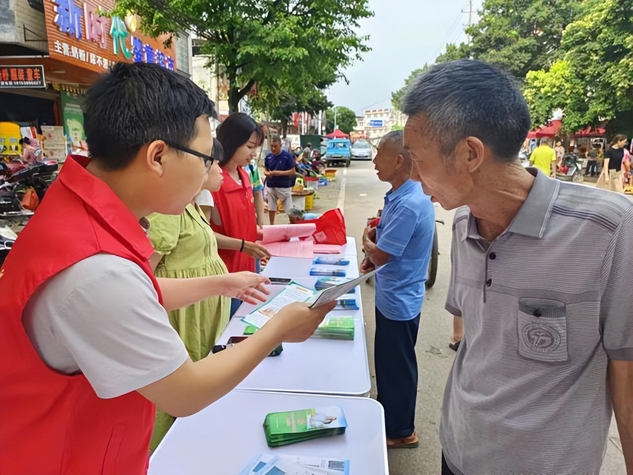 缴纳农村养老金档次是怎么划分的,农村养老金缴费档次及待遇