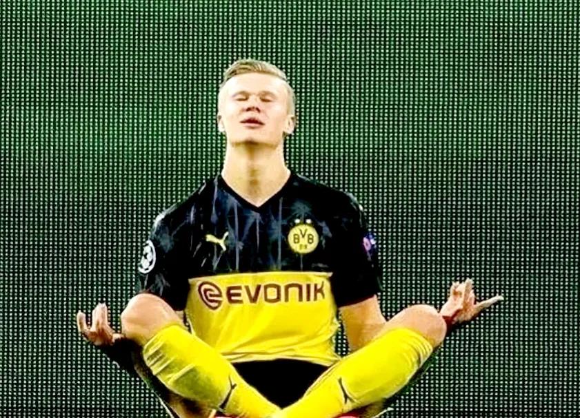 足球进球标志性庆祝动作,迪马利亚进球庆祝动作有哪些