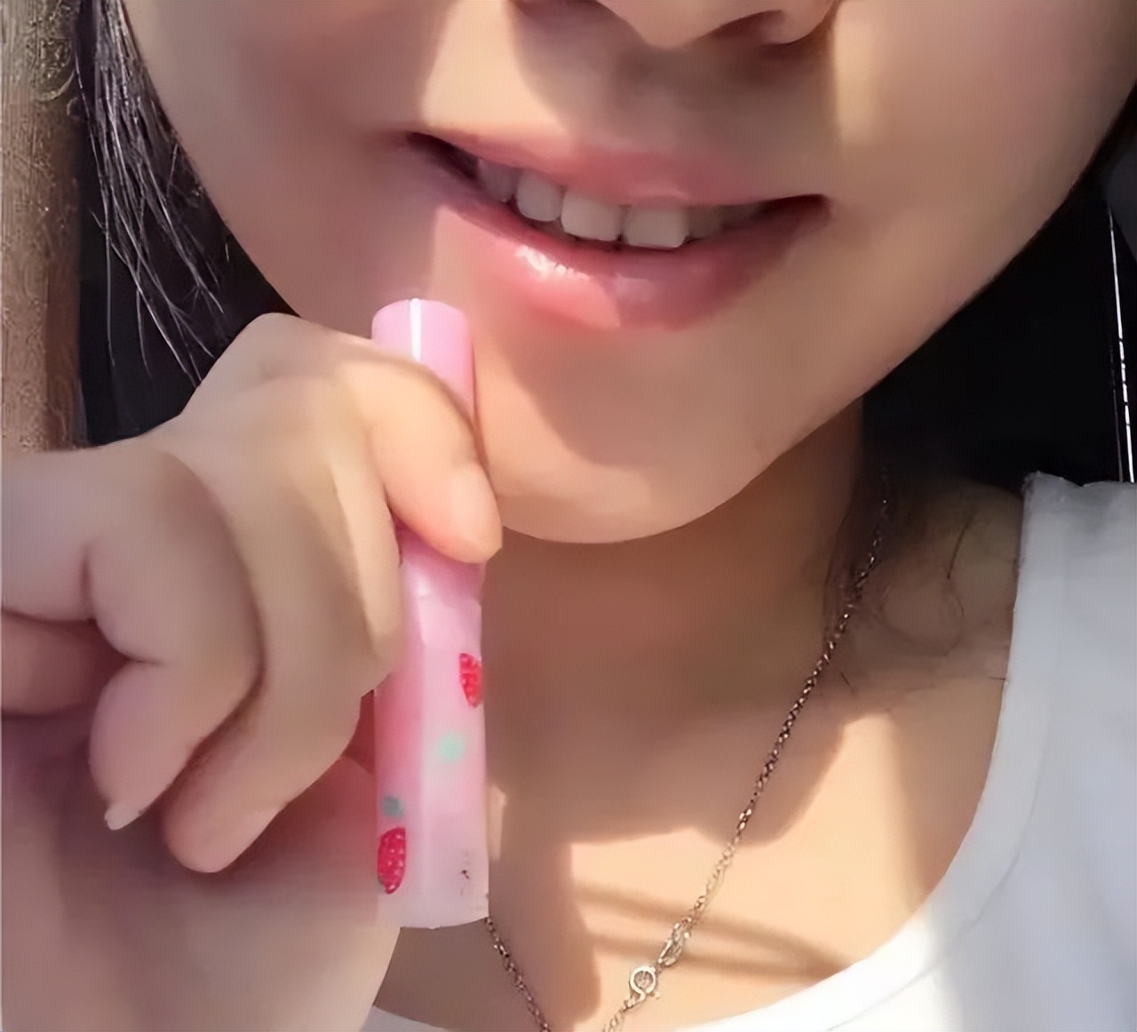 50岁的女人用什么化妆品最好,50岁女人必备化妆品