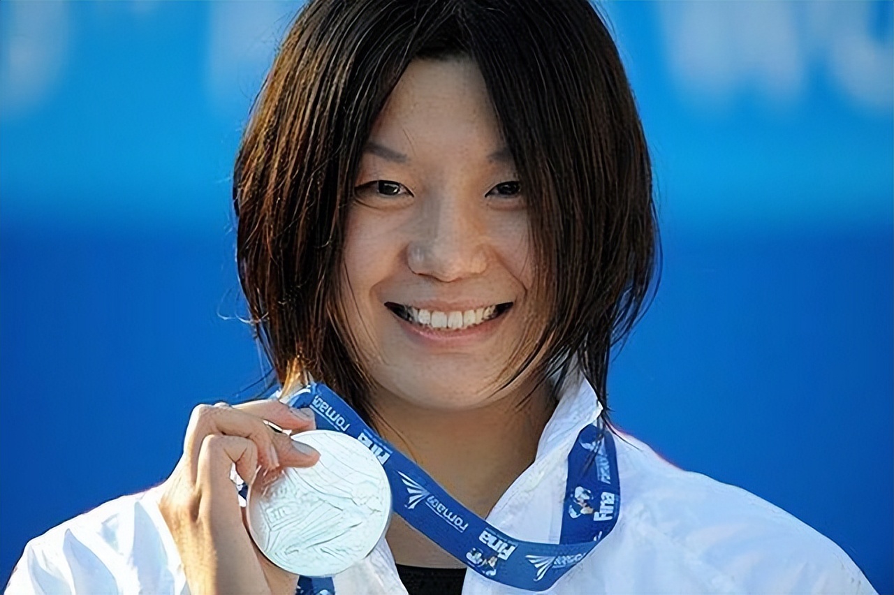 “亚洲蝶后”周雅菲：嫁给CBA二婚男，如今儿女双全堪称人生赢家