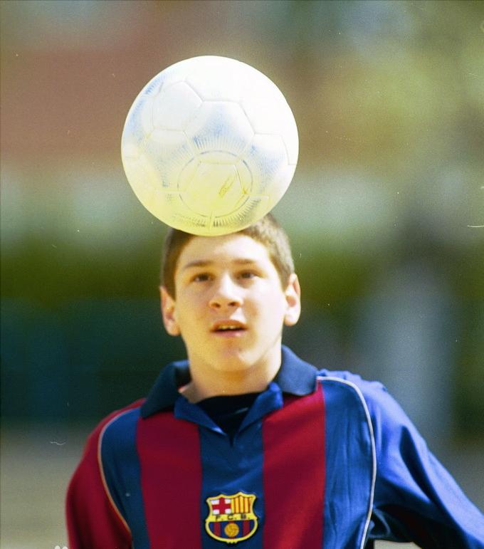 为足球不顾一切,为足球而生唱歌