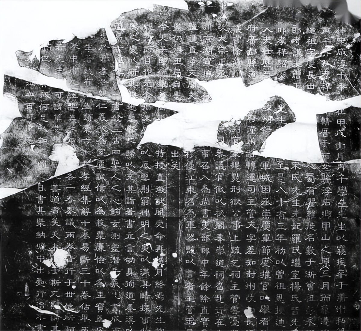 盗墓贼不识货丢掉双破鞋是真的吗,盗墓贼不识货丢掉双破鞋