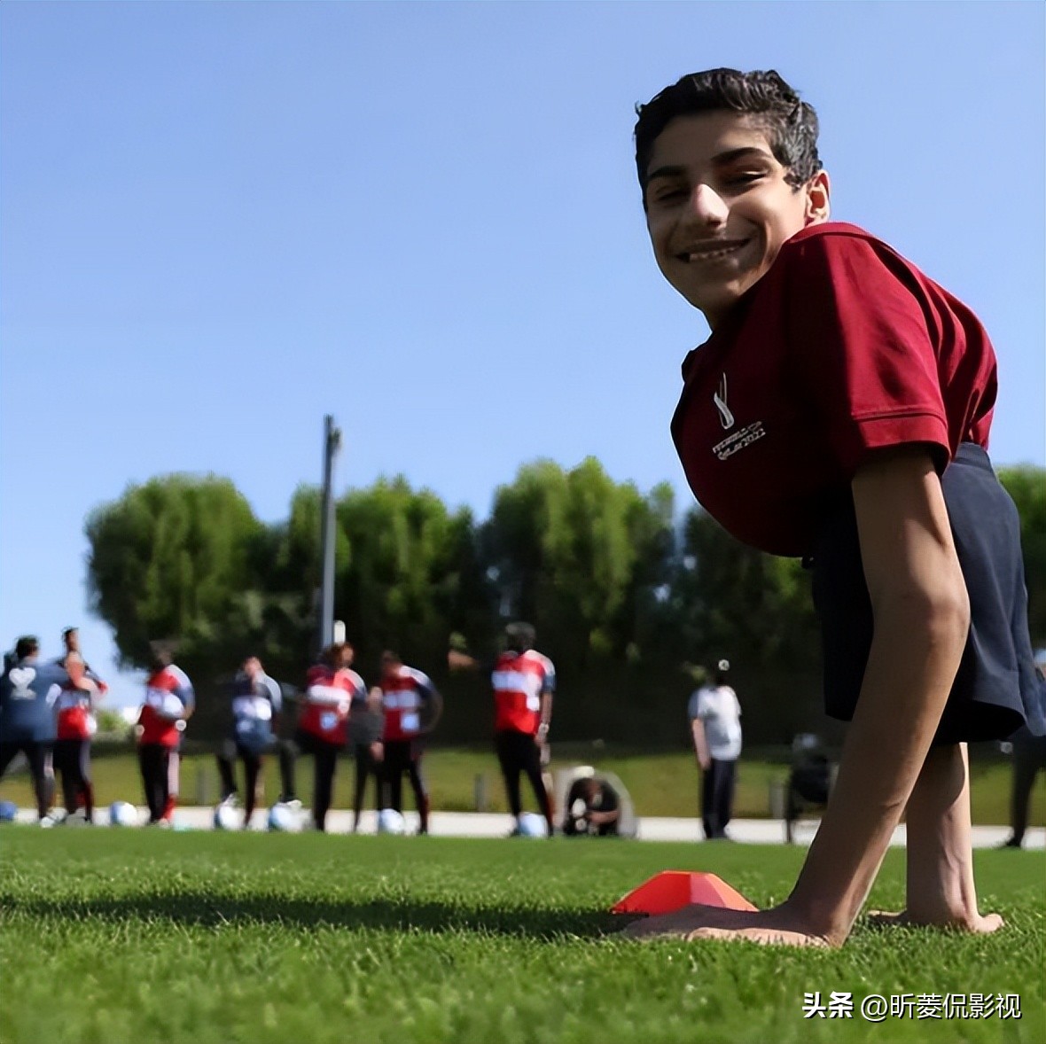世界杯18岁小将又帅又能打,世界杯开幕式半身男孩引发热议