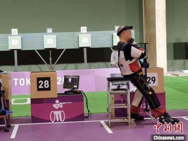 “圆梦了！”成都运动员董超在冬残奥会开幕式上担任火炬手