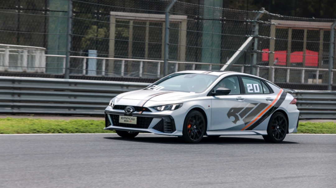 触手可及的豪华车,触手可及的高品质二手车