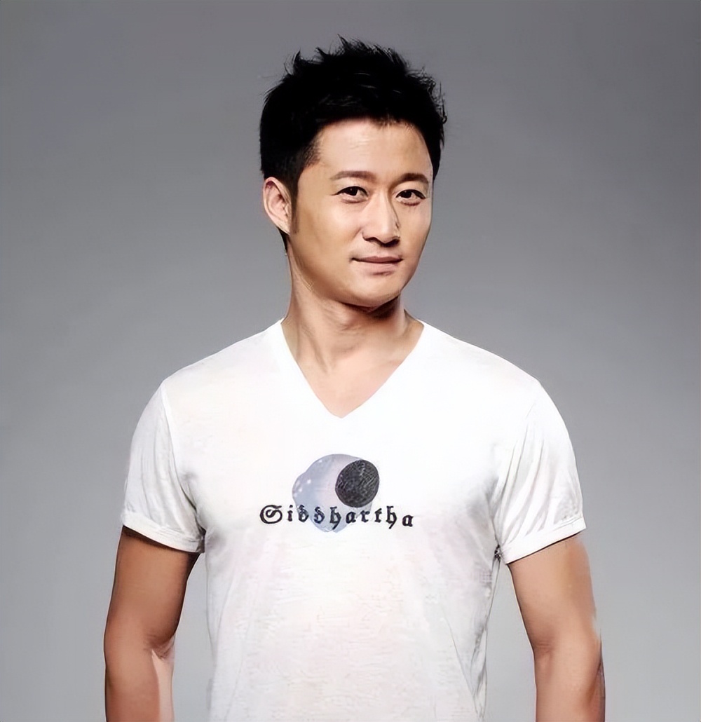 他创造了国内电影票房的最高纪录,6部电影造就他的票房传奇