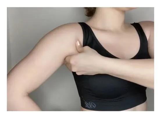 日本美胸师手把手教你，只需4步，操作简单，上臂拜拜移到胸部