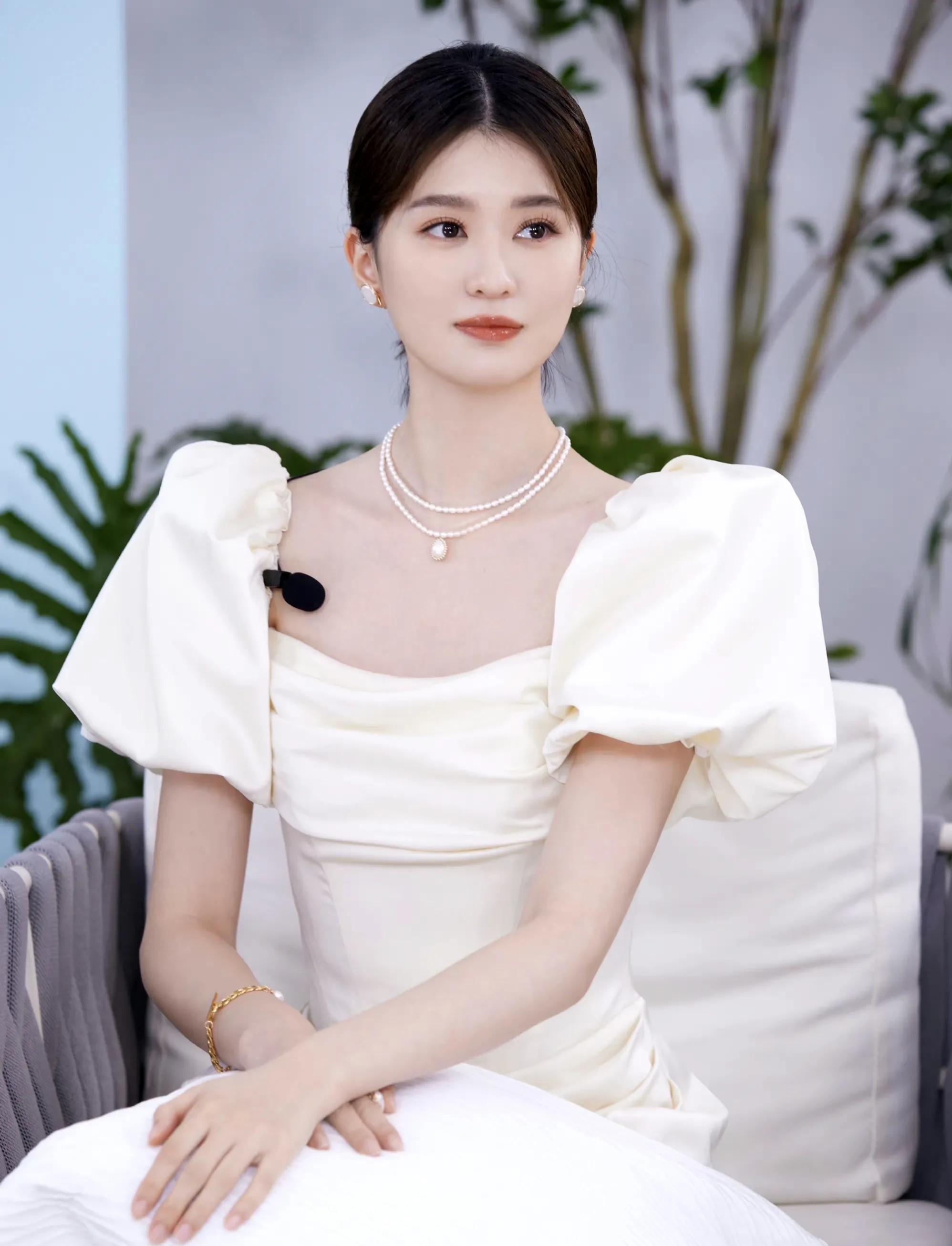 女星乔欣写真合集：如花似玉、亭亭玉立