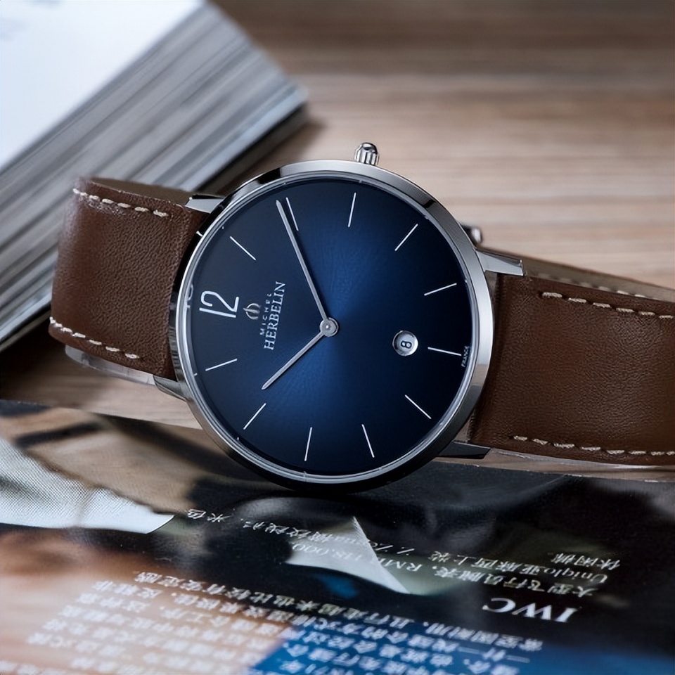 手表如何调整时间和日期,机械手表调整日期和时间