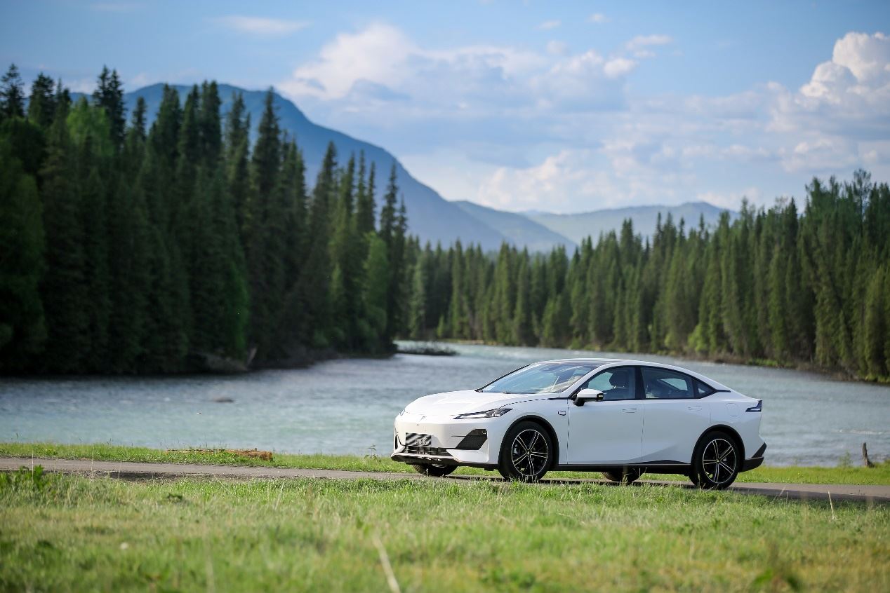 开完朋友的SL03增程版，我放弃了所有的合资燃油中型车