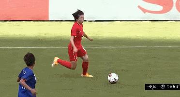 东亚杯女足失误,亚洲杯中国女足解围精彩瞬间