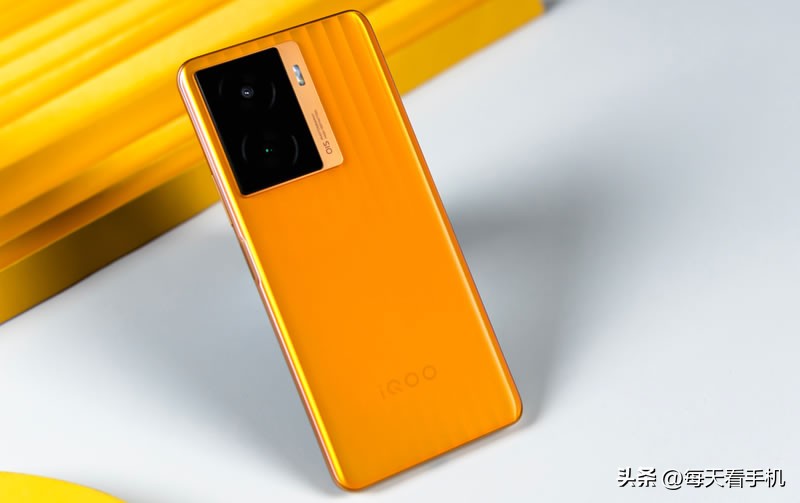 120W闪充千元机价格已探底!有64MOIS主摄和NFC,12+256G版1569元