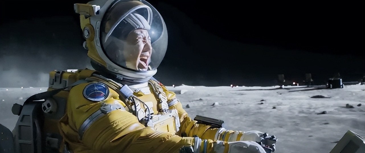 我敢断言，这部“含腾量”100%的科幻喜剧，会是暑期档一幅王炸