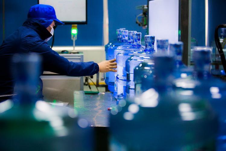 益力矿泉水现场,益力水厂