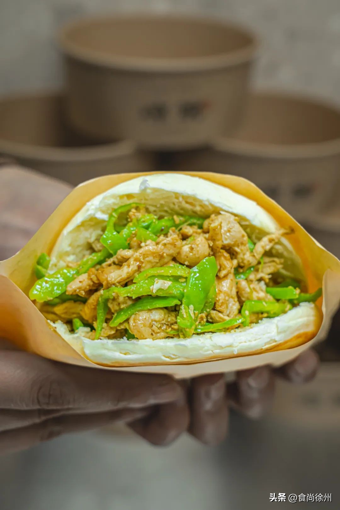 徐州这家传奇凉皮6岁了！看看这个男人给大家准备了什么礼物?