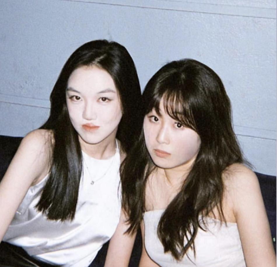 李嫣和男同学照片,李嫣和闺蜜一起逛街