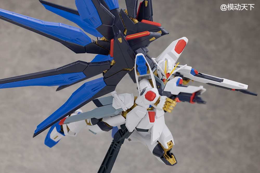 万代基地限定mg完美强袭,万代mg创制强袭配色方案