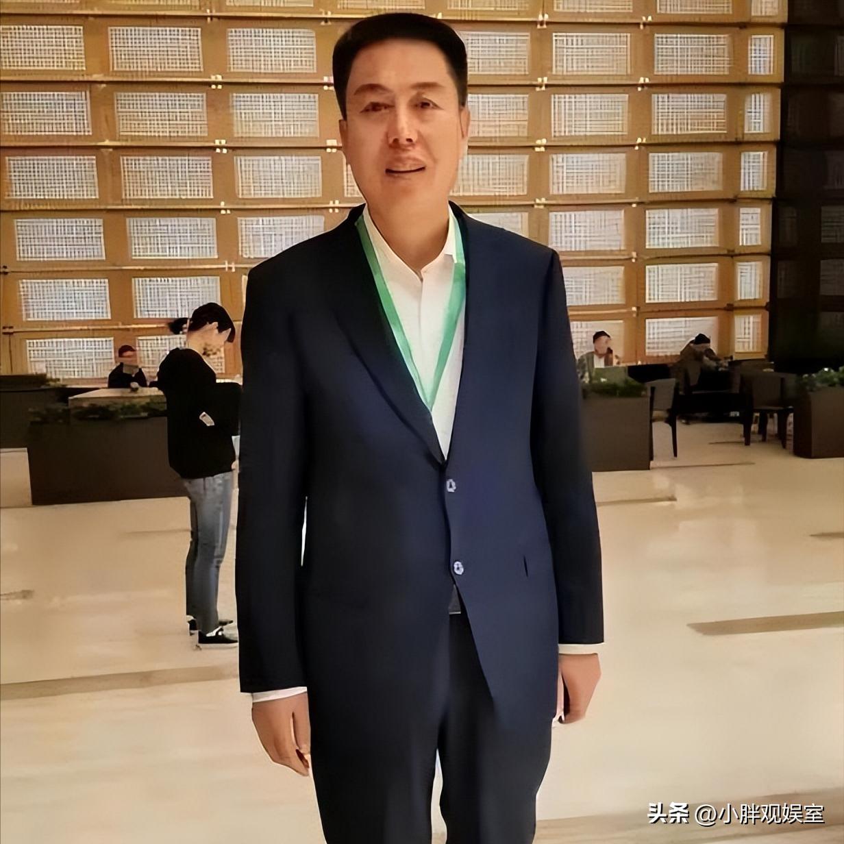 捡破烂赚钱真实案例,小伙子靠捡破烂竟赚了100多万