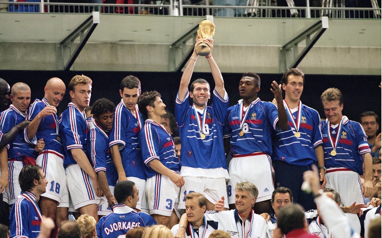 高卢雄鸡世界冠军,高卢雄鸡夺冠图