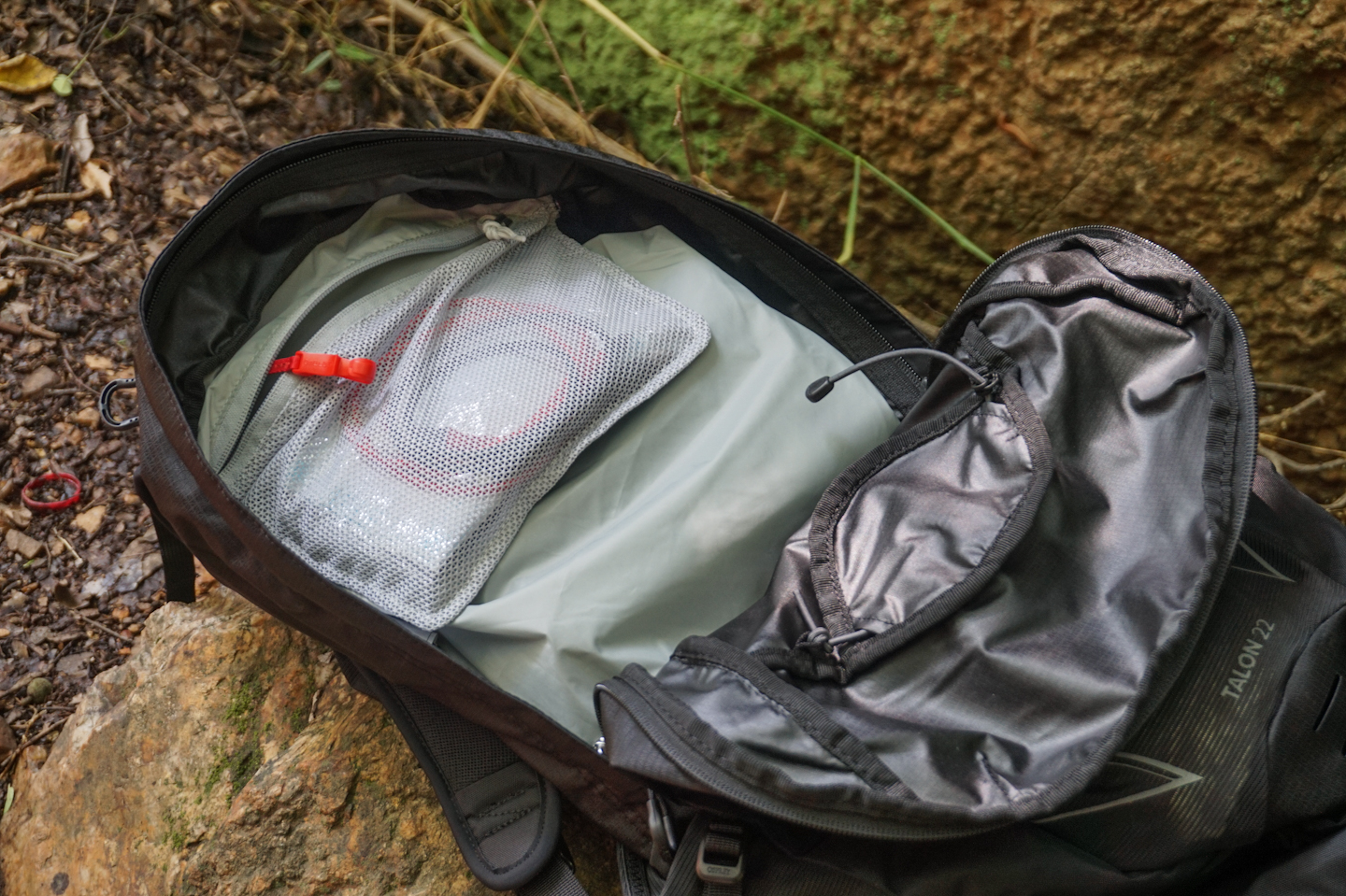 背包小鹰osprey,小鹰魔爪26背包功能详解