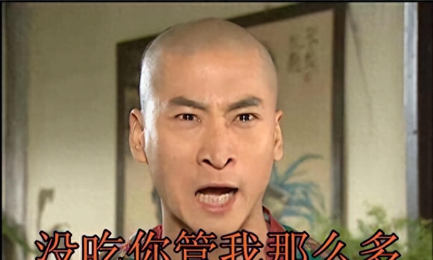 牛角胸罩，诱惑式舔刀尖，这些颠覆三观的镜头，看完让人一言难尽