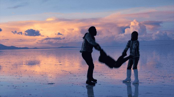 夫妻带5岁女儿和4岁儿子环游世界,夫妻带着孩子环游世界