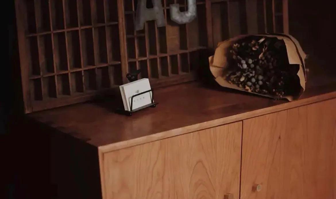 静安实木家具怎么选材,成都中式家具哪种木材好