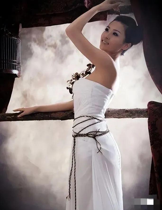 国足太太团的身材和颜值担当,国足太太团身材排行