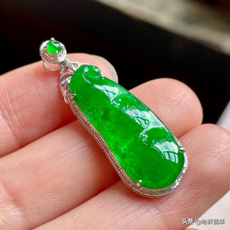 翡翠手镯预算在500以下怎么选,翡翠手镯和翡翠挂件哪个保值