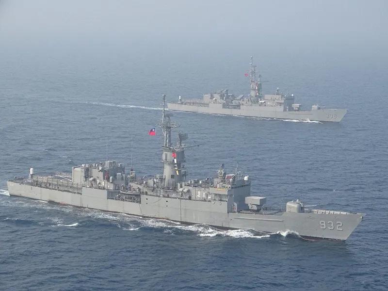 台湾海军军舰生锈视频,台湾锈迹斑斑的护卫舰