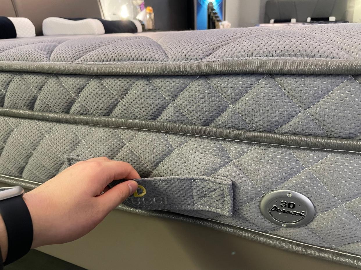 买了床垫还要买什么,床和床垫网购还是实体店买