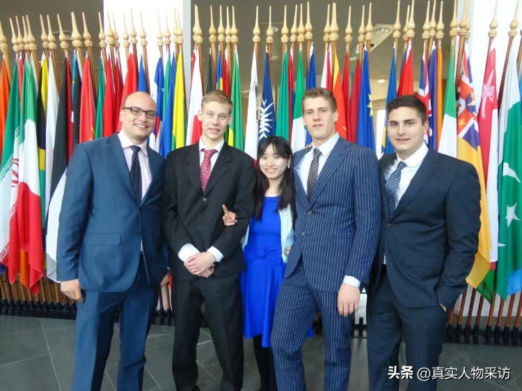 我在荷兰读反恐专业，毕业后到马尔代夫工作，下午只工作1.5小时