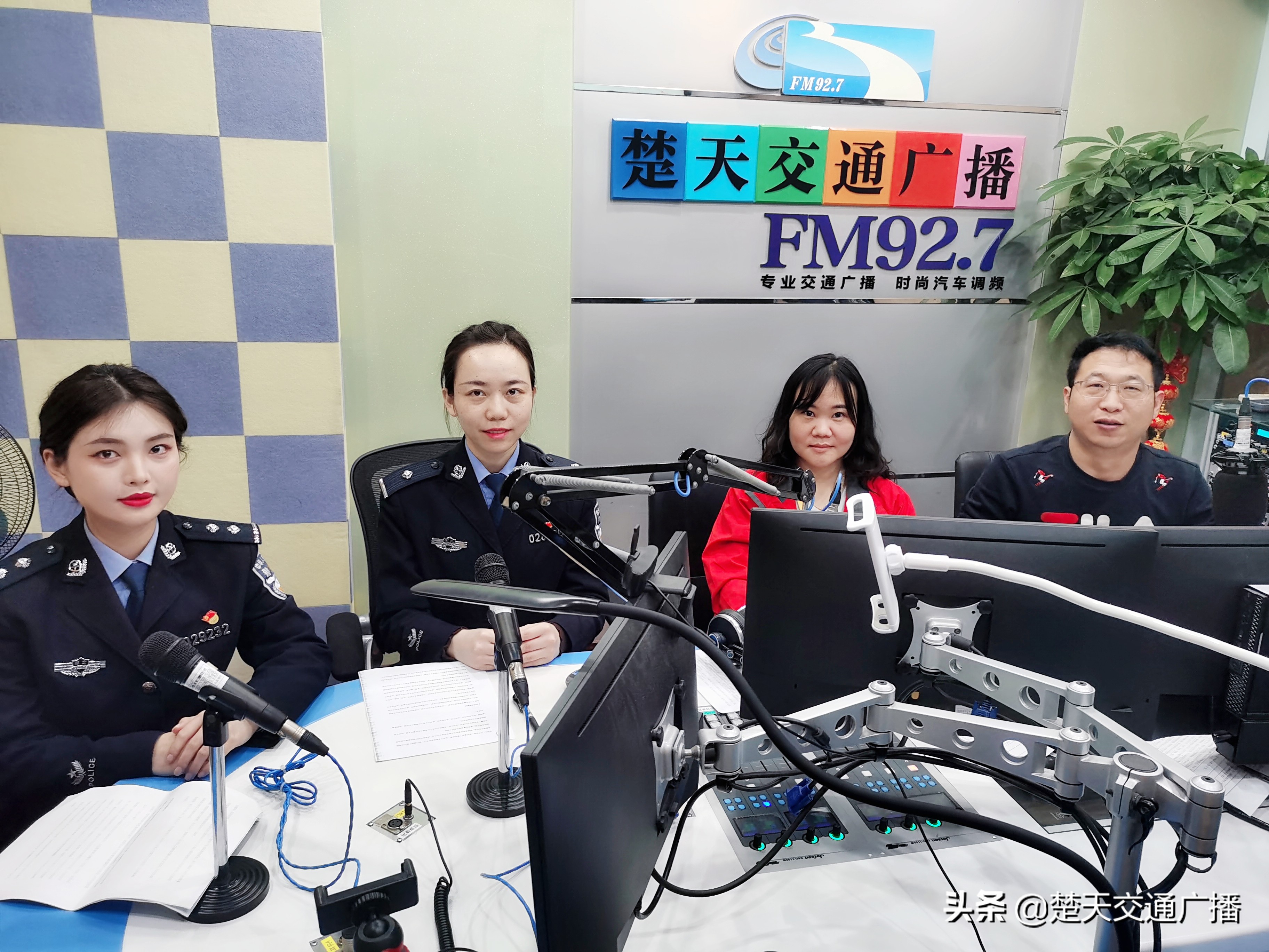 江城警讯2018完整,江城警讯武汉完整版