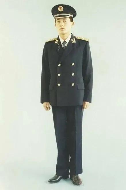 女警警服演变照片图片,最美警花警服图片