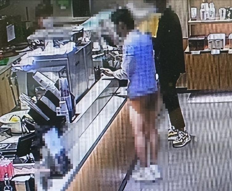 韩国男子穿丁字裤上街被抓，明明是为男性发明的，凭什么不能穿？