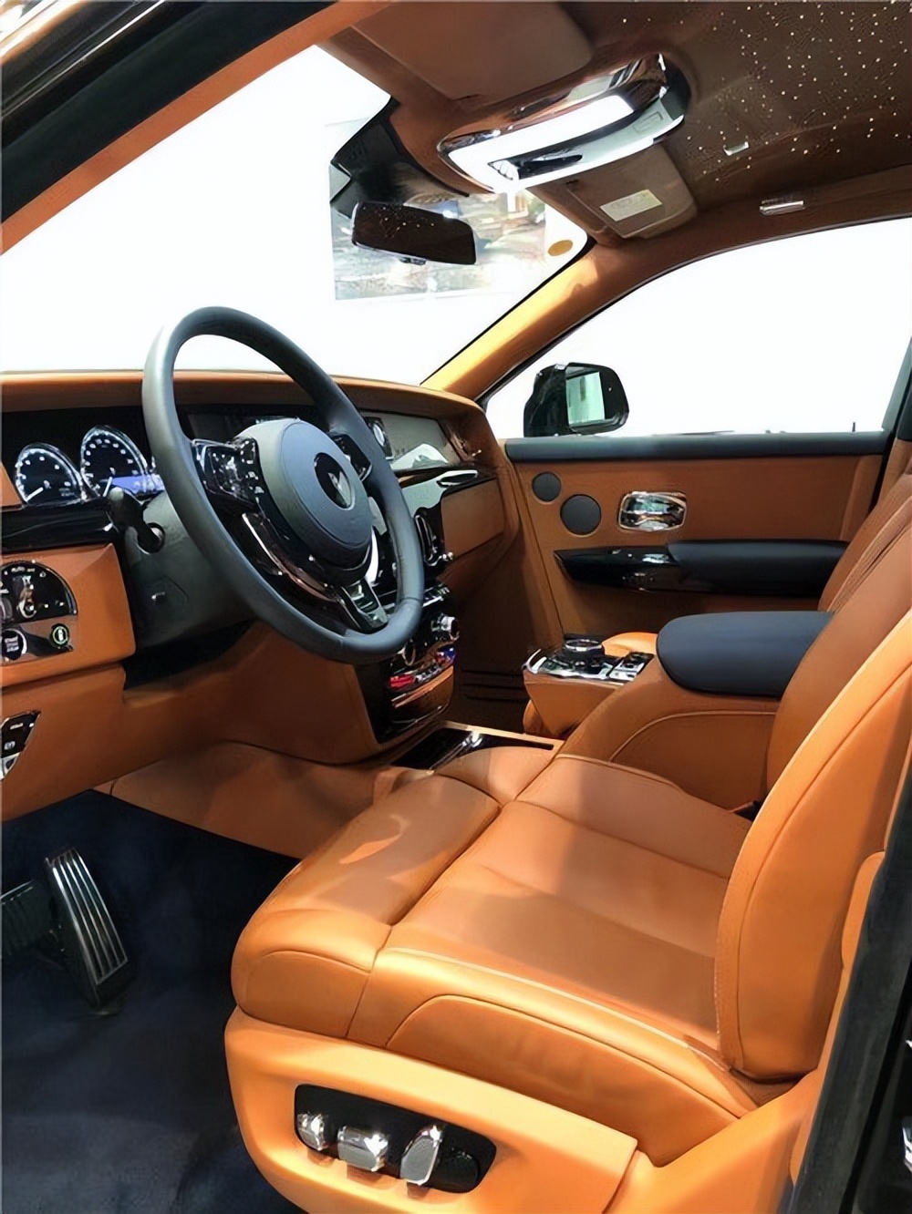 汽车皮革内饰好吗安全吗,汽车真皮内饰寿命