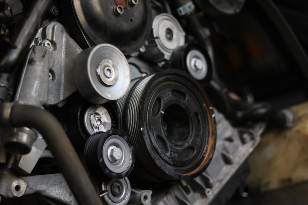 老款奥迪q74.2报废,奥迪q7新能源报废车