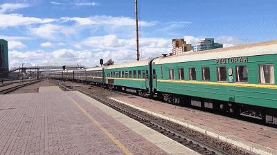 为什么火车站里不让上厕所,为什么列车进站的时候不让上厕所