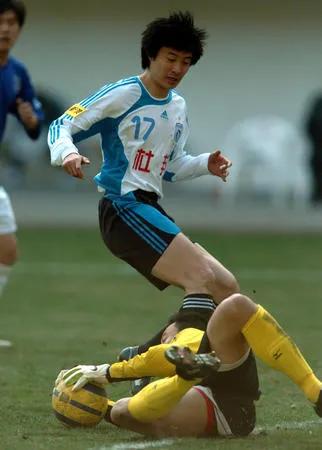 重温鲁能2010夺冠,重温2005年足协杯联赛之鲁能泰山