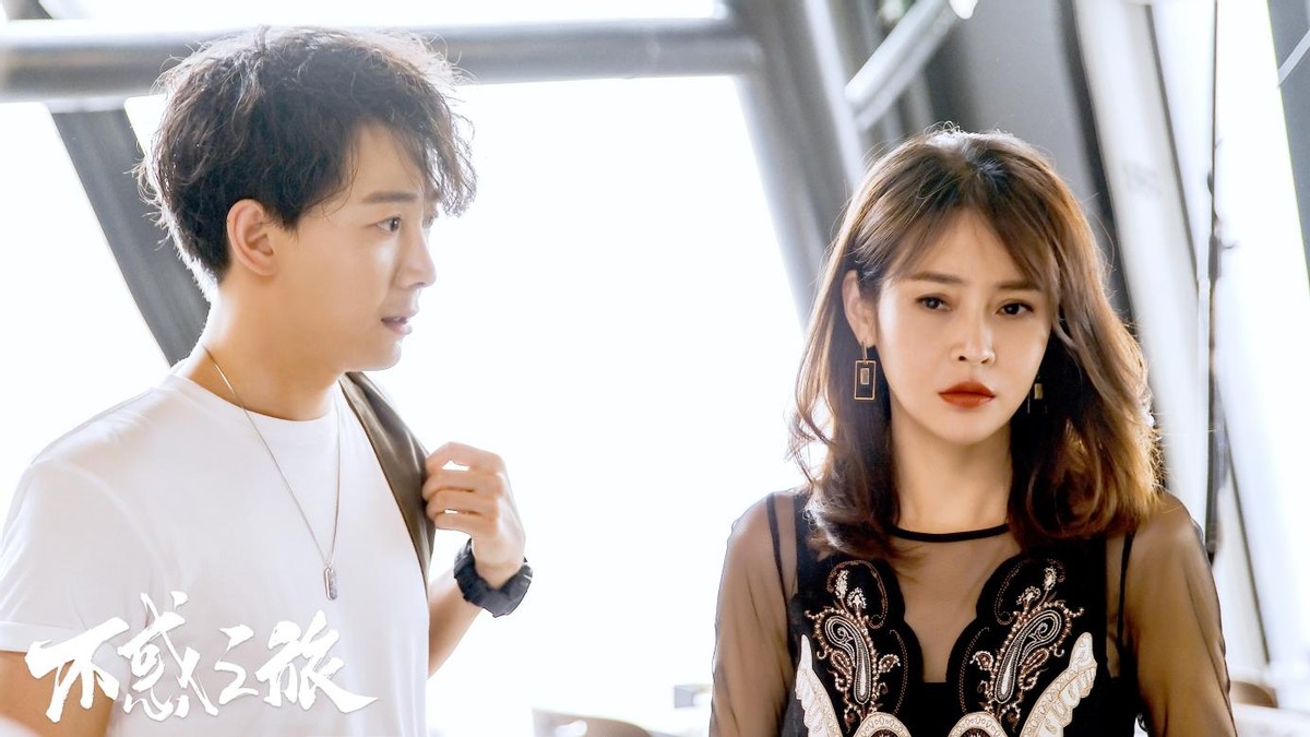 没经济来源的爱情像一盘沙,没有经济基础的爱情像一盘散沙