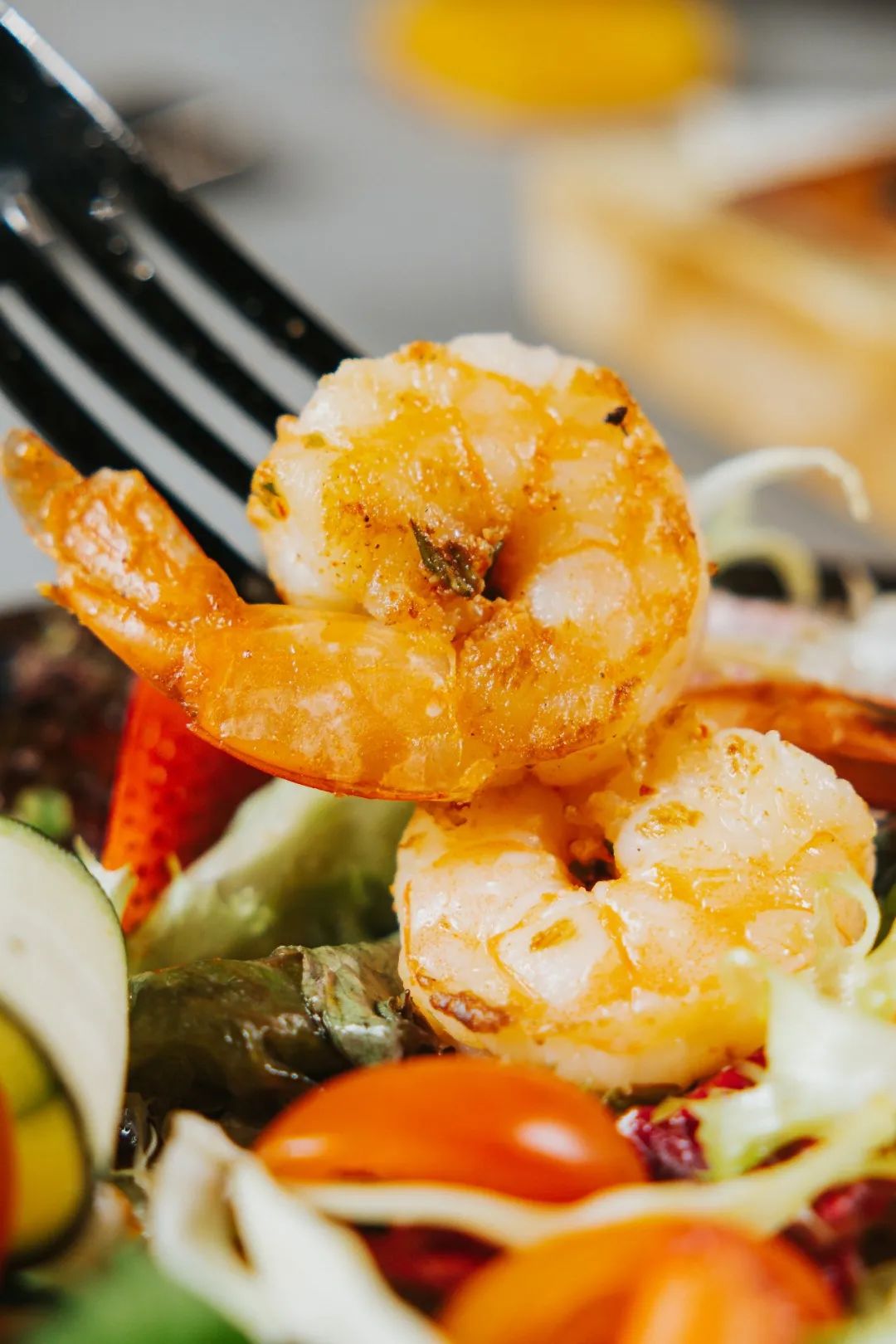 “本想来吃榜①德餐，没想到被绝美江景迷住了...”